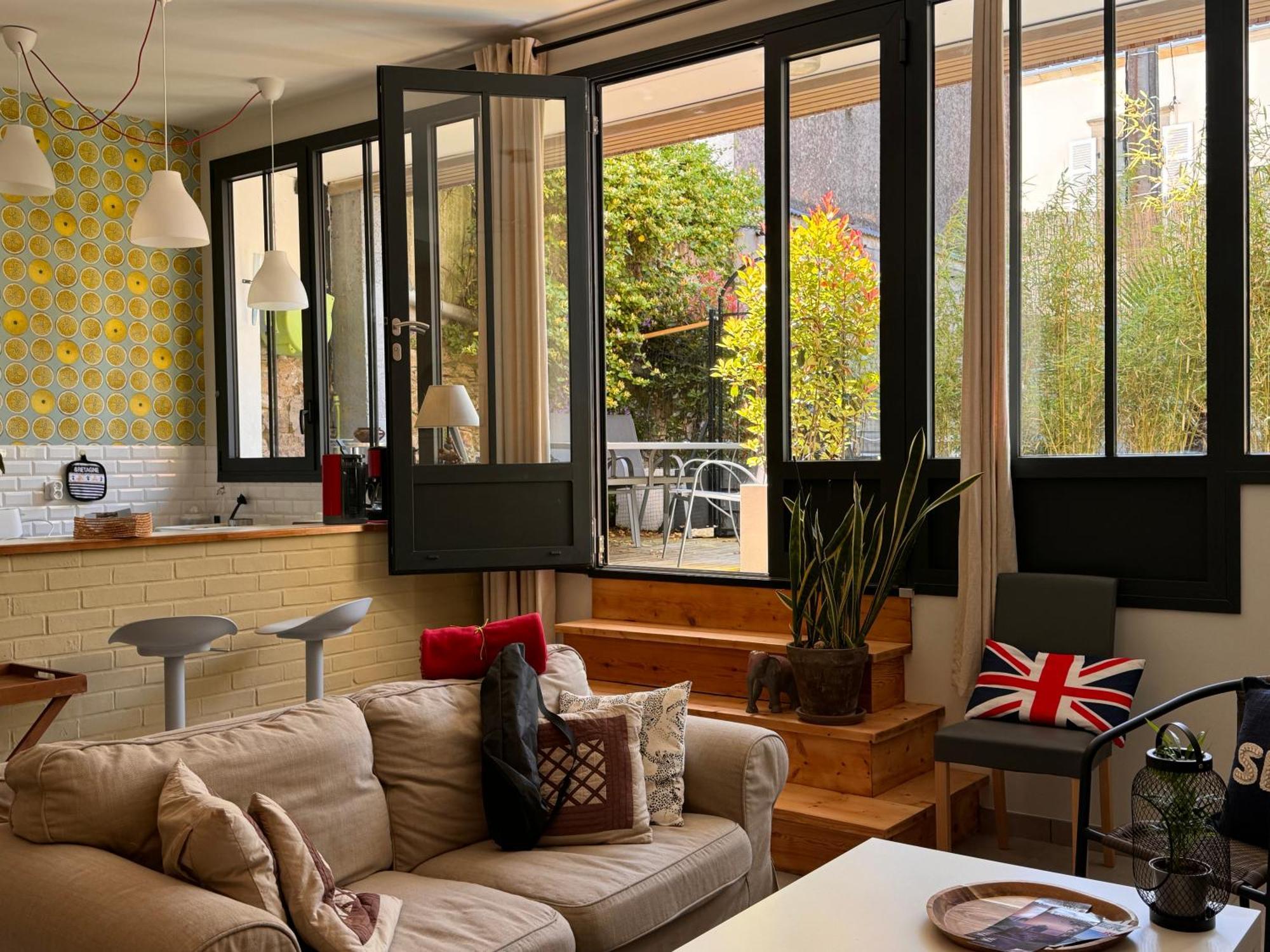Comme A La Maison - Terrasse Apartment *